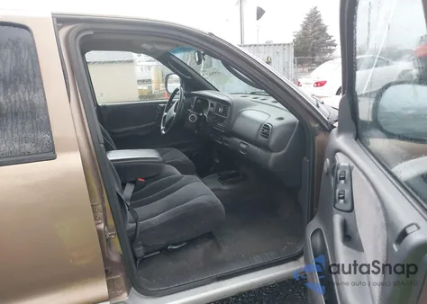 2000 Dodge Dakota Slt/Sport from USA, damaged, VIN 1B7GG2AN2YS636242